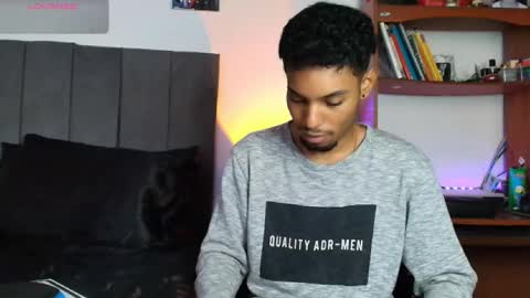 Snapshot of colinlatinbrown chatting on 09/30/25, 03:39 IG online show from 09/30/25, 03:39