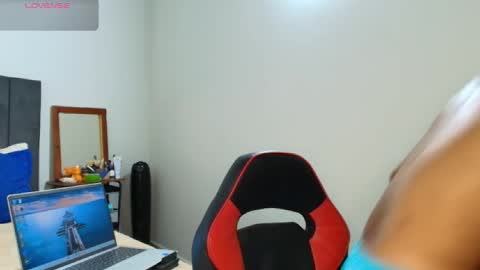 Snapshot of colinlatinbrown chatting on 11/13/25, 11:09 IG online show from 11/13/25, 11:09