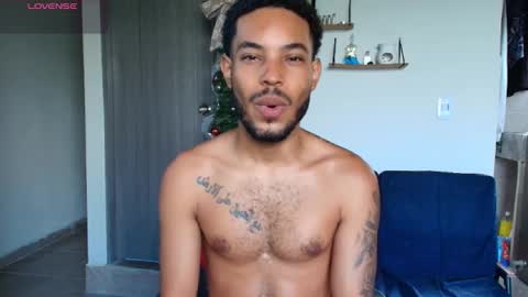 Snapshot of colinlatinbrown chatting on 12/18/25, 01:39 IG online show from 12/18/25, 01:39