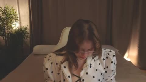 Collen Mon Tue Wed Thu Fri GMT 3 0300am - 0900am  online show from 03/27/26, 04:51