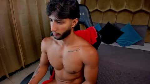 EMMETT COLLINS online show from 04/15/26, 06:42