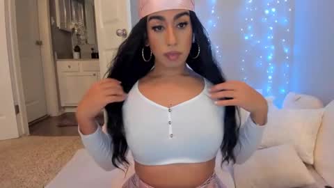    ........ Instagram  Lorysexys online show from 01/12/25, 11:15