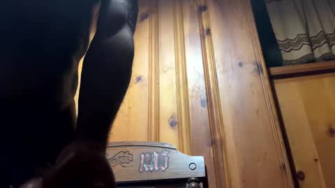 Snapshot of columbusohio614 chatting on 12/16/24, 04:13 Heavyd614 online show from 12/16/24, 04:13