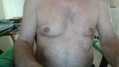 Snapshot of comeonmymouth chatting on 09/24/25, 04:43 comeonmymouth online show from 09/24/25, 04:43