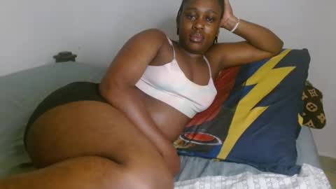 Snapshot of comicalcara chatting on 12/14/25, 11:42 Cara online show from 12/14/25, 11:42