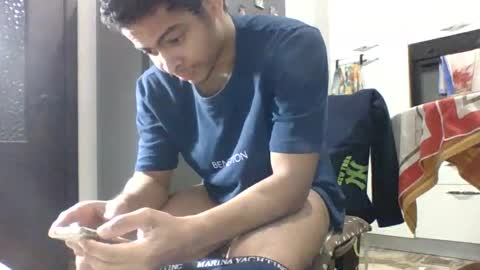 comobailamioso online show from 11/18/25, 09:52