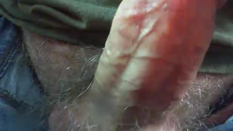 Snapshot of comox1961 chatting on 10/12/25, 04:00 comox online show from 10/12/25, 04:00