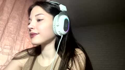 Bella  online show from 09/26/25, 01:15