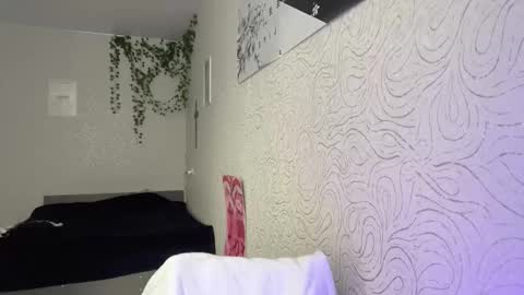 Bella  online show from 11/12/25, 11:43