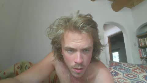 Snapshot of confessionsofalonelylover chatting on 09/15/25, 10:43 dreamy eyed lover online show from 09/15/25, 10:43