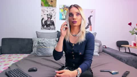 Snapshot of confidentmistress chatting on 09/23/25, 04:10 GoddessA online show from 09/23/25, 04:10