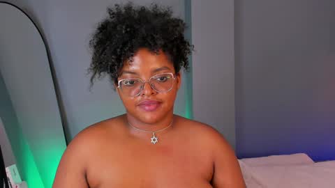 conielaurenth online show from 01/30/25, 04:06