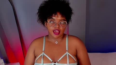 conielaurenth online show from 02/01/25, 12:16