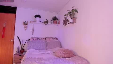 connie    online show from 01/03/25, 04:27