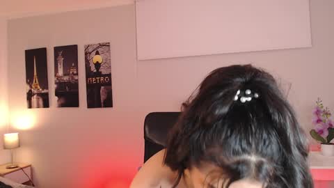 Snapshot of connie_haze chatting on 01/17/25, 11:07 Connie online show from 01/17/25, 11:07