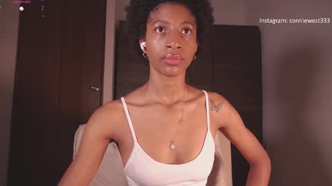   independent model online show from 11/11/25, 12:43