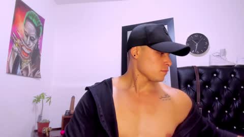 Connor Smith online show from 01/17/25, 03:32