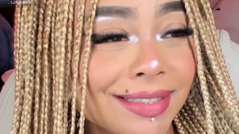 Snapshot of conny_curly chatting on 01/25/25, 04:35 Conny online show from 01/25/25, 04:35