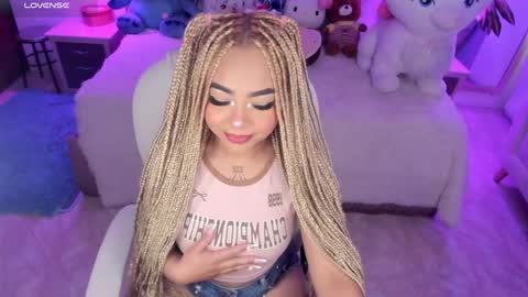 Snapshot of conny_curly chatting on 01/27/25, 01:30 Conny online show from 01/27/25, 01:30