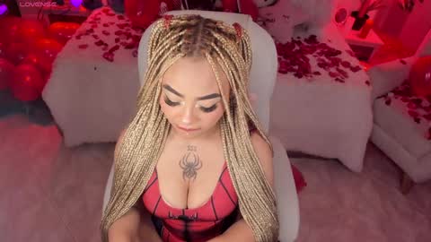 Snapshot of conny_curly chatting on 02/05/25, 01:33 Conny online show from 02/05/25, 01:33