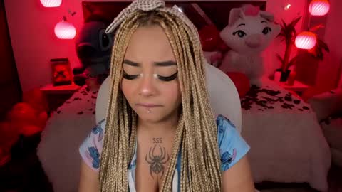 Snapshot of conny_curly chatting on 02/07/25, 01:43 Conny online show from 02/07/25, 01:43