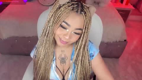 Snapshot of conny_curly chatting on 03/05/25, 01:39 Conny online show from 03/05/25, 01:39