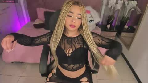 Snapshot of conny_curly chatting on 10/11/25, 01:20 Conny online show from 10/11/25, 01:20