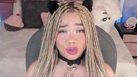 Snapshot of conny_curly chatting on 11/08/25, 01:44 Conny online show from 11/08/25, 01:44