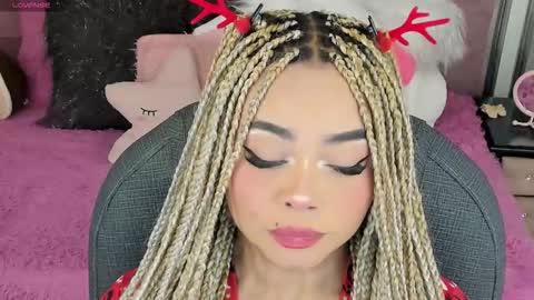 Snapshot of conny_curly chatting on 12/14/25, 01:27 Conny online show from 12/14/25, 01:27