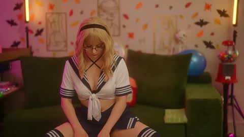 Snapshot of consensualcollabs chatting on 10/24/25, 03:03 MR. MAESTRK Friends online show from 10/24/25, 03:03