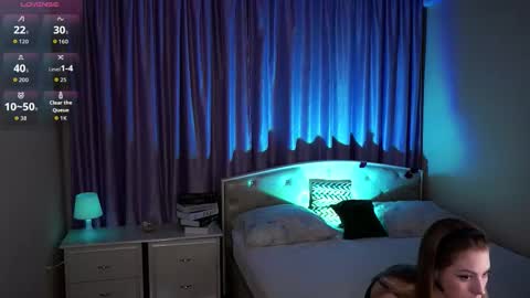 Hello im Sofia Welcme to my room .More hugs and kiss for you online show from 09/09/25, 08:19