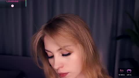 Hello im Sofia Welcme to my room .More hugs and kiss for you online show from 10/18/25, 06:26