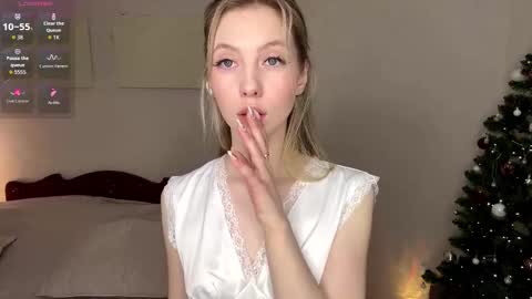 Hello im Sofia Welcme to my room .More hugs and kiss for you online show from 01/10/26, 06:59