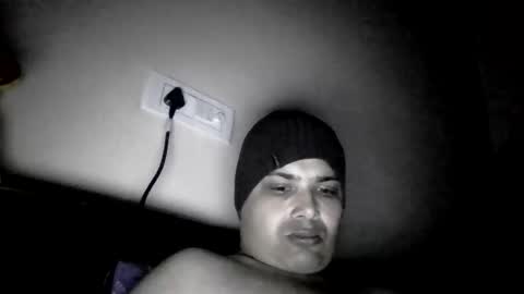 Snapshot of cool_breeze09 chatting on 12/18/25, 01:00 Cool Breeze09 online show from 12/18/25, 01:00