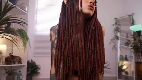 Snapshot of cooper_reds chatting on 12/21/24, 06:02 ROSELL 3 online show from 12/21/24, 06:02