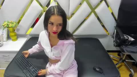 CooperEmma  online show from 12/19/24, 02:56