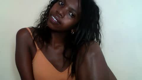 coquine_lara online show from 05/01/26, 10:09