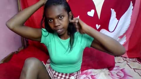 coquine_lara online show from 05/15/26, 08:54