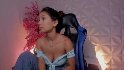  CORA  online show from 12/04/25, 12:58