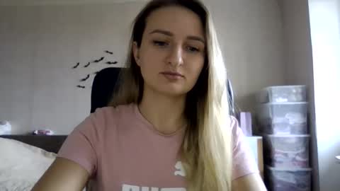 cora_fora online show from 11/04/25, 10:25