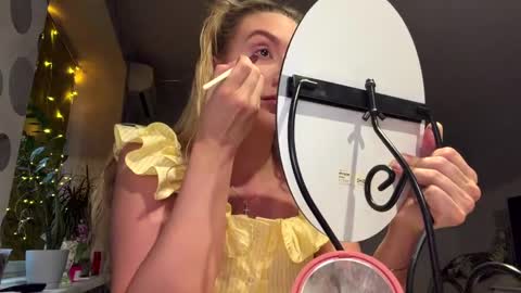 Anny online show from 04/01/26, 03:53