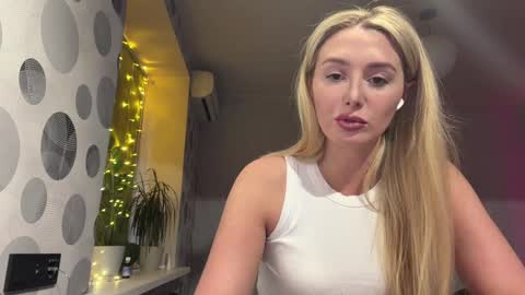 Anny online show from 04/09/26, 03:17