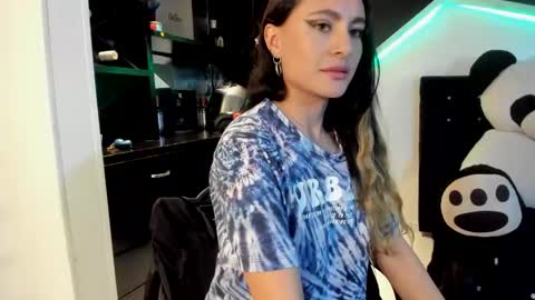 Coral  online show from 02/25/25, 06:42