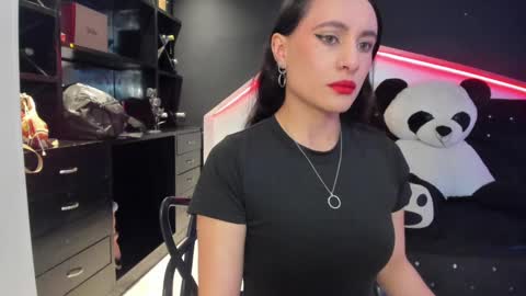 Coral  online show from 09/23/25, 01:03