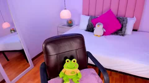 Carol Jhones  online show from 11/12/25, 03:18