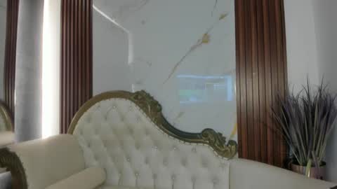 Coralie Bronson online show from 09/10/25, 08:09