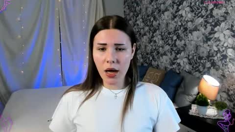 Snapshot of coraline_kitty chatting on 02/14/26, 08:00 Coraline online show from 02/14/26, 08:00