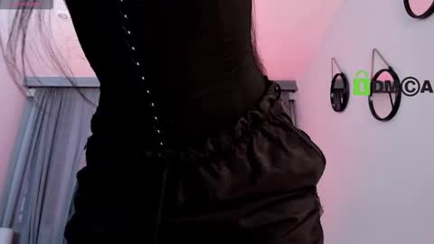 Snapshot of coralinericce_ chatting on 11/20/25, 10:20 Coral Stefani online show from 11/20/25, 10:20