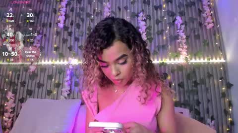 Snapshot of coralineross_ chatting on 11/08/25, 11:58 coralineross_ online show from 11/08/25, 11:58