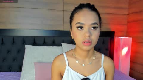 coralineross_ online show from 12/19/25, 10:55